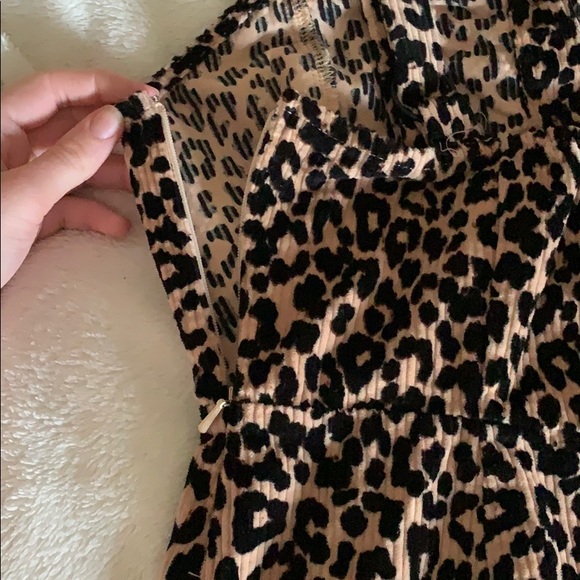 BRAND NEW Leopard print dress with pockets - Picture 4 of 6
